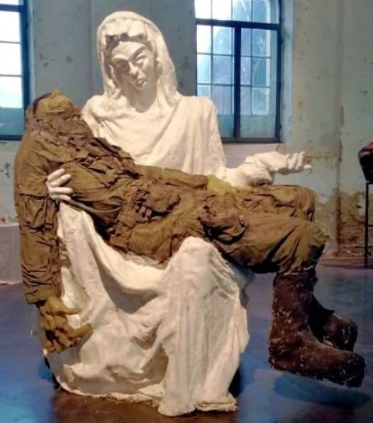 Pavel Miguel Skulptur Himmel und Hölle für bienale in Venedig