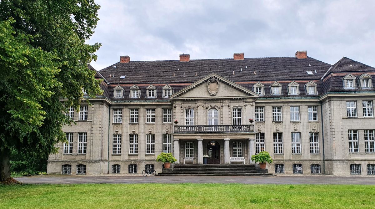 Jagdschloss Bellin mit bewegter Geschichte bei Krakow