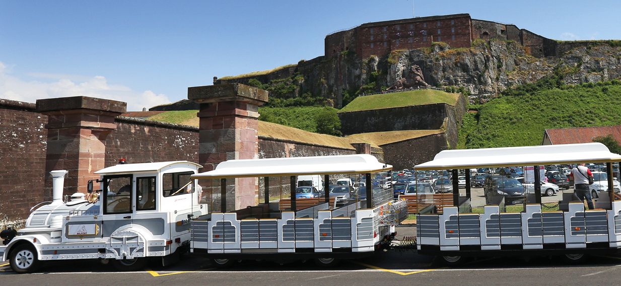 Stadtrundfahrt in Belfort mit dem Touristenbähnchen