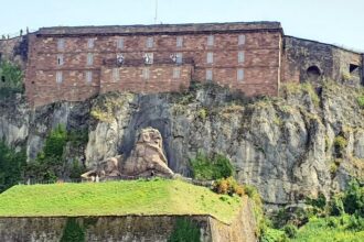 Zitadelle Forts in Belfort mit dem berühmten Löwen – Rhone-Flusskreuzfahrt
