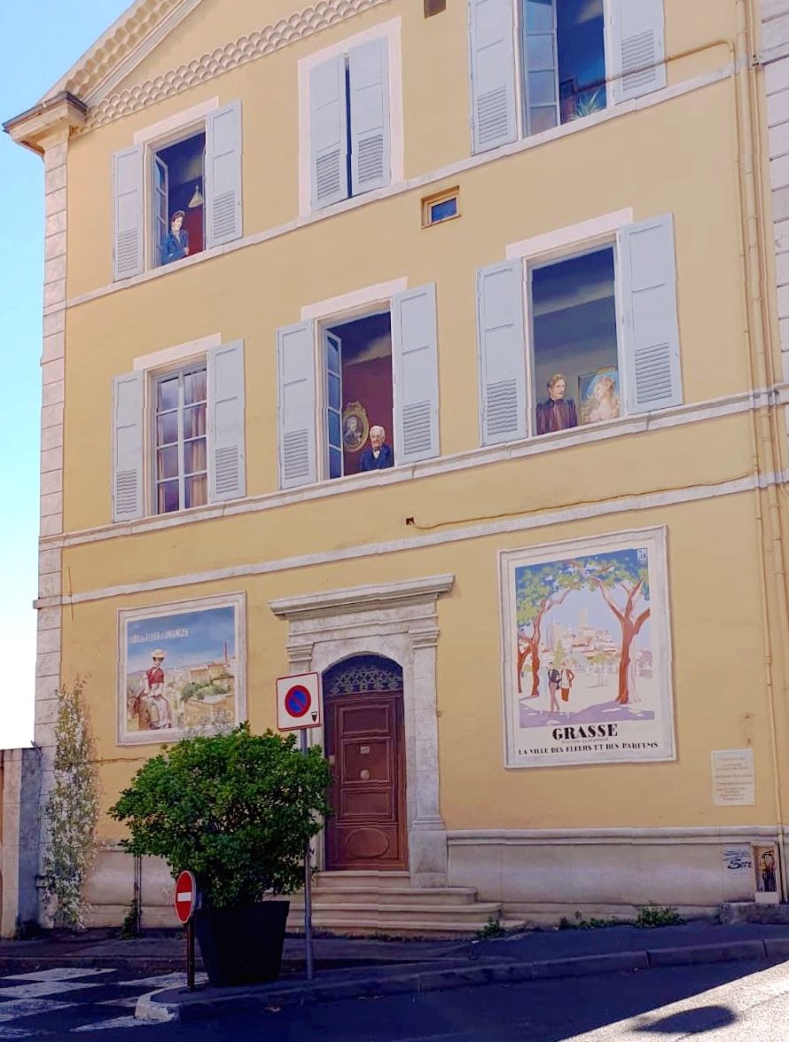 Côte d’Azur Reise Grasse – Stadtrundfahrt mit dem Petit Train durch die Altstadt und Sehenswürdigkeiten von Grasse. Villa Fragonard