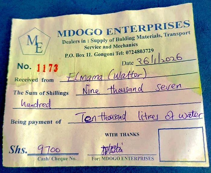 Trinkwasserlieferung an die Schule in Dalu, Kenia